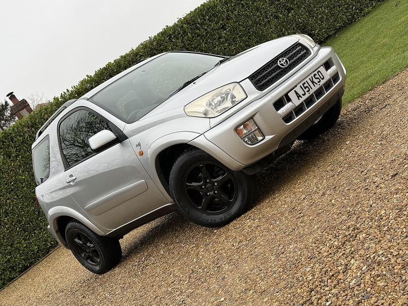 Toyota 2.0 VVT-i NRG SUV 3dr Petrol Automatic 4WD (224 g/km, 147 bhp)