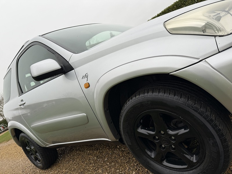 Toyota 2.0 VVT-i NRG SUV 3dr Petrol Automatic 4WD (224 g/km, 147 bhp)