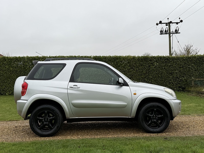 Toyota 2.0 VVT-i NRG SUV 3dr Petrol Automatic 4WD (224 g/km, 147 bhp)