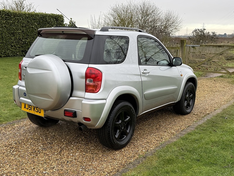 Toyota 2.0 VVT-i NRG SUV 3dr Petrol Automatic 4WD (224 g/km, 147 bhp)