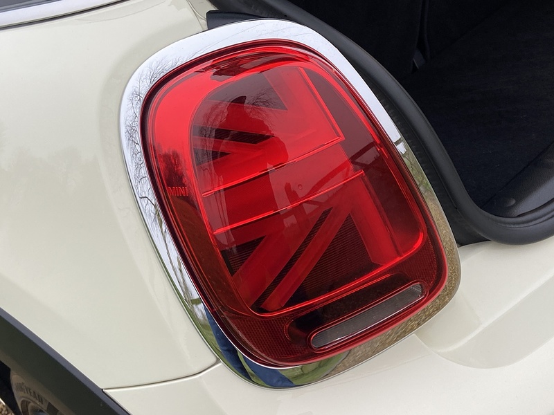 MINI 1.5 Cooper Sport Hatchback 3dr Petrol Steptronic Euro 6 (s/s) (136 ps)