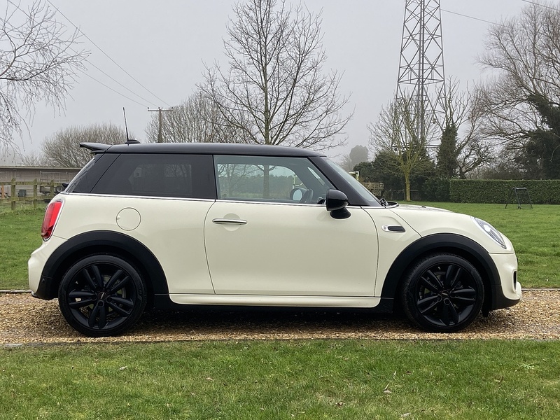 MINI 1.5 Cooper Sport Hatchback 3dr Petrol Steptronic Euro 6 (s/s) (136 ps)