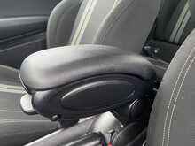 2019 (19) Mini Cooper Sport Auto 3 Door