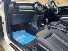 2019 (19) Mini Cooper Sport Auto 3 Door