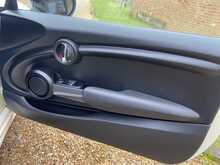 2019 (19) Mini Cooper Sport Auto 3 Door