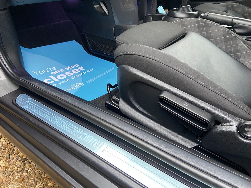 MINI 1.5 Cooper GPF Hatchback 3dr Petrol Steptronic Euro 6 (s/s) (136 ps)