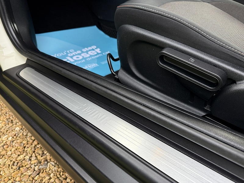 MINI 1.2 One Hatchback 3dr Petrol Manual Euro 6 (s/s) (102 ps)