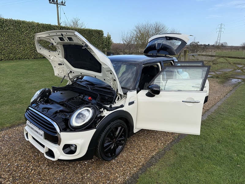 MINI 1.5 Cooper Sport Hatchback 5dr Petrol Steptronic Euro 6 (s/s) (136 ps)