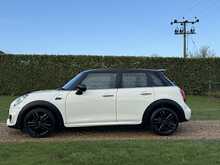 2020 (20) Mini Cooper Sport 5 Door Auto