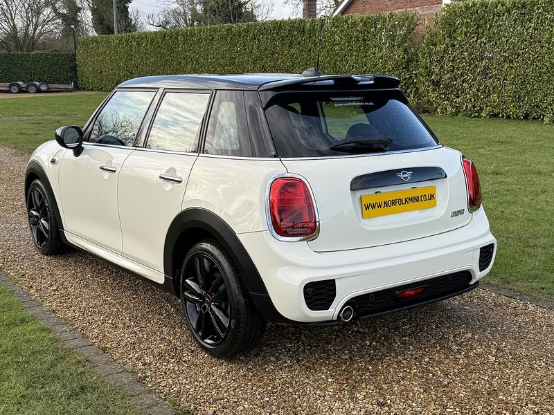 MINI 1.5 Cooper Sport Hatchback 5dr Petrol Steptronic Euro 6 (s/s) (136 ps)
