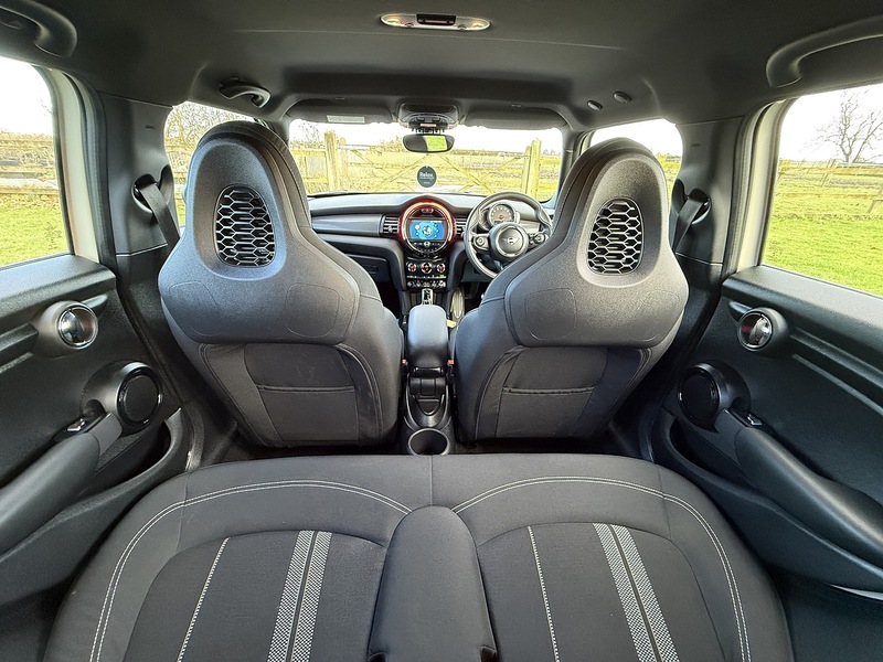 MINI 1.5 Cooper Sport Hatchback 5dr Petrol Steptronic Euro 6 (s/s) (136 ps)