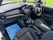 2020 (20) Mini Cooper Sport 5 Door Auto