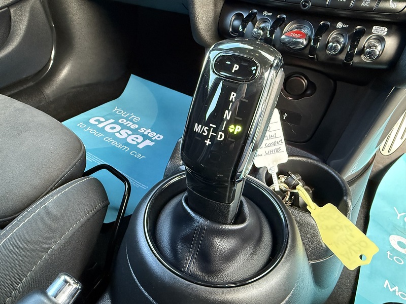 MINI 1.5 Cooper Sport Hatchback 5dr Petrol Steptronic Euro 6 (s/s) (136 ps)