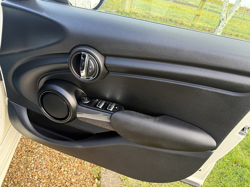 MINI 1.5 Cooper Sport Hatchback 5dr Petrol Steptronic Euro 6 (s/s) (136 ps)