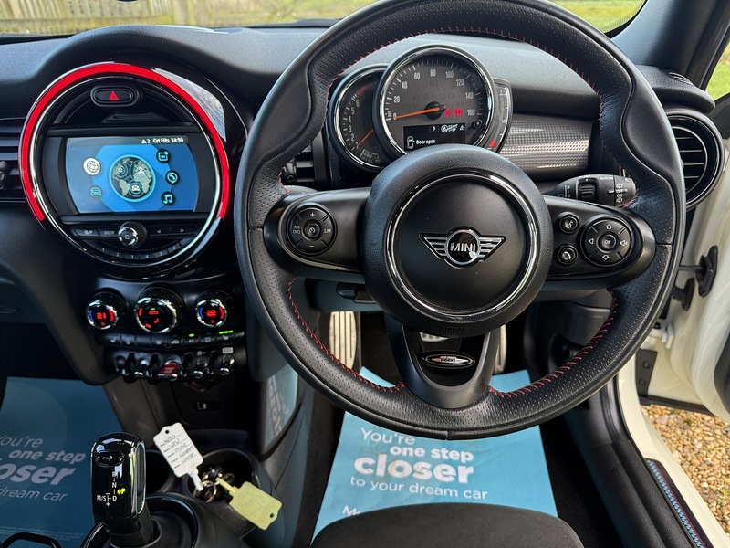 MINI 1.5 Cooper Sport Hatchback 5dr Petrol Steptronic Euro 6 (s/s) (136 ps)