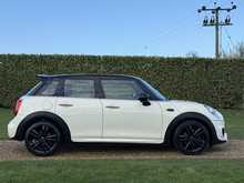 2020 (20) Mini Cooper Sport 5 Door Auto