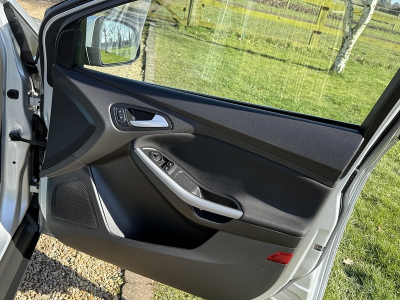 Ford 1.5 TDCi Zetec Hatchback 5dr Diesel Manual Euro 6 (s/s) (120 ps)