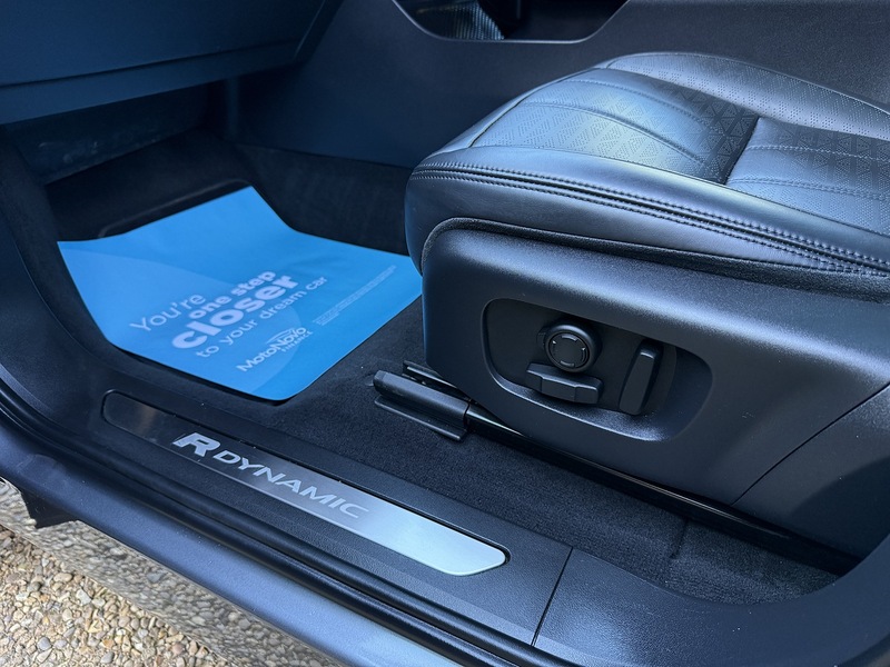 Land Rover 2.0 D180 R-Dynamic HSE SUV 5dr Diesel Auto 4WD Euro 6 (s/s) (180 ps)