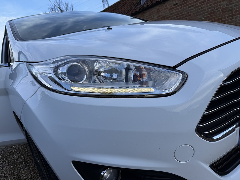 Ford 1.0T EcoBoost Titanium Hatchback 3dr Petrol Manual Euro 6 (s/s) (100 ps)