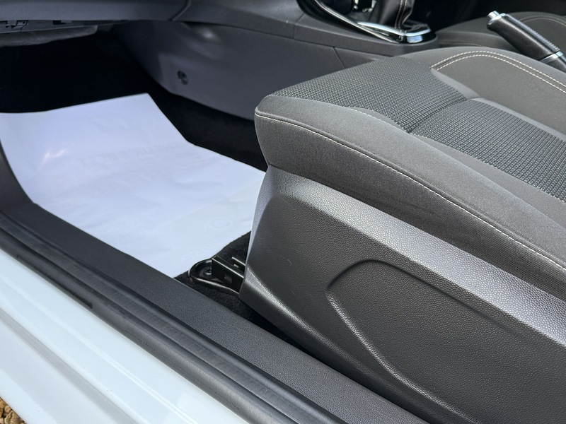 Ford 1.0T EcoBoost Titanium Hatchback 3dr Petrol Manual Euro 6 (s/s) (100 ps)