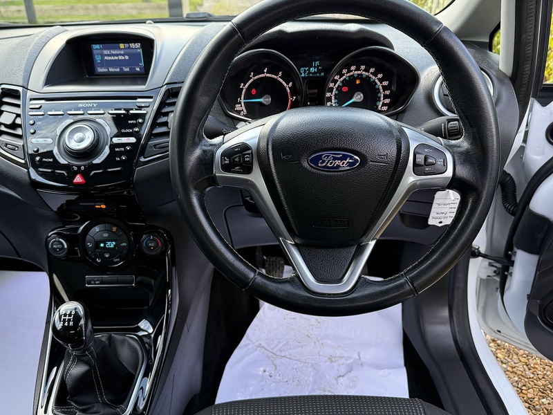 Ford 1.0T EcoBoost Titanium Hatchback 3dr Petrol Manual Euro 6 (s/s) (100 ps)