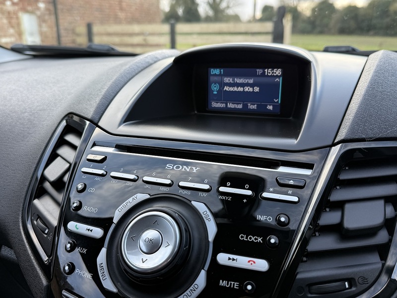 Ford 1.0T EcoBoost Titanium Hatchback 3dr Petrol Manual Euro 6 (s/s) (100 ps)