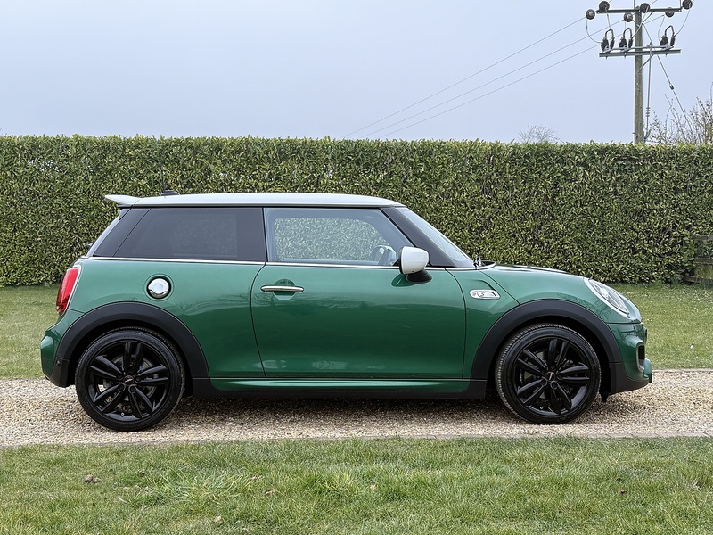 MINI 2.0 Cooper S Sport Hatchback 3dr Petrol Steptronic Euro 6 (s/s) (192 ps)