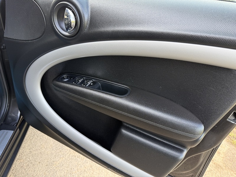 MINI 1.6 Cooper D SUV 5dr Diesel Manual Euro 5 (s/s) (112 ps)