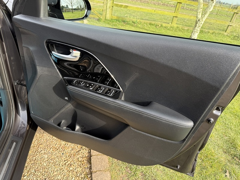 Kia h GDi 3 SUV 1.6 Automatic Petrol Hybrid