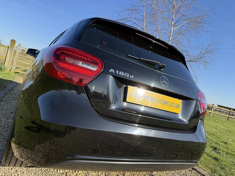 Mercedes-Benz 1.5 A180d SE (Executive) Hatchback 5dr Diesel Manual Euro 6 (s/s) (109 ps)
