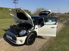 2016 (16) Mini Cooper 5 Door Auto