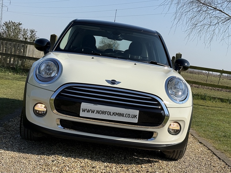MINI 1.5 Cooper Hatchback 5dr Petrol Auto Euro 6 (s/s) (136 ps)