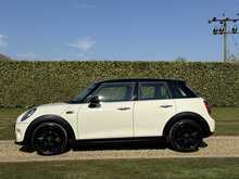 2016 (16) Mini Cooper 5 Door Auto