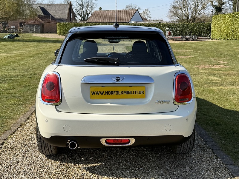 MINI 1.5 Cooper Hatchback 5dr Petrol Auto Euro 6 (s/s) (136 ps)