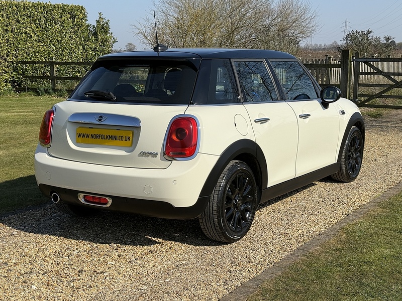 MINI 1.5 Cooper Hatchback 5dr Petrol Auto Euro 6 (s/s) (136 ps)