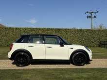 2016 (16) Mini Cooper 5 Door Auto