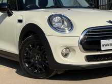 2016 (16) Mini Cooper 5 Door Auto
