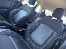 2016 (16) Mini Cooper 5 Door Auto