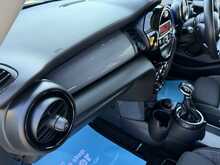 2016 (16) Mini Cooper 5 Door Auto