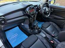 2016 (16) Mini Cooper 5 Door Auto