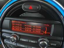 2016 (16) Mini Cooper 5 Door Auto