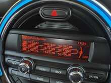 2016 (16) Mini Cooper 5 Door Auto