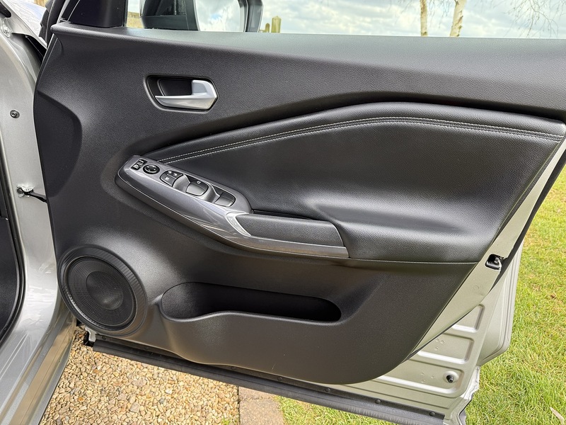 Nissan DIG-T Tekna SUV 1.0 Manual Petrol