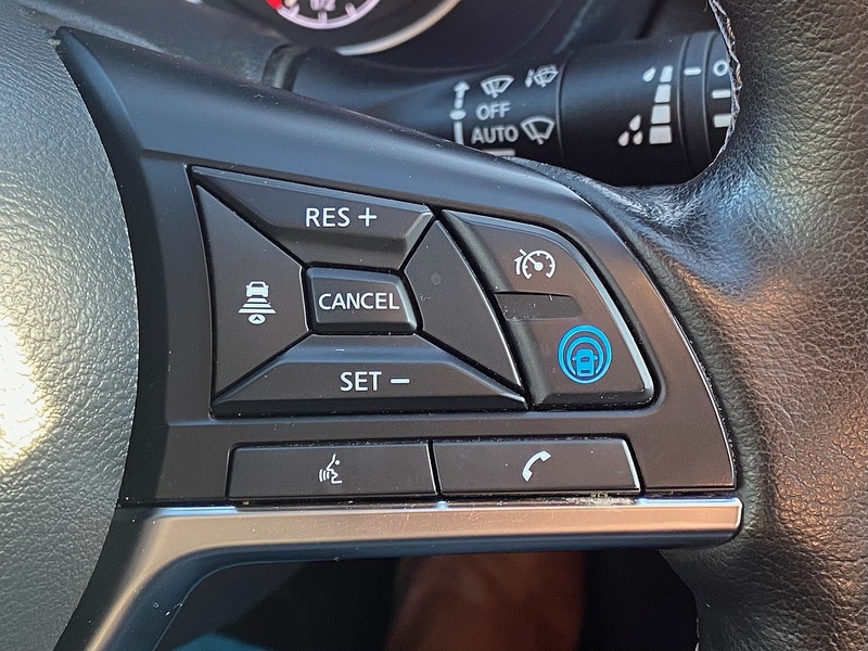 Nissan DIG-T Tekna SUV 1.0 Manual Petrol