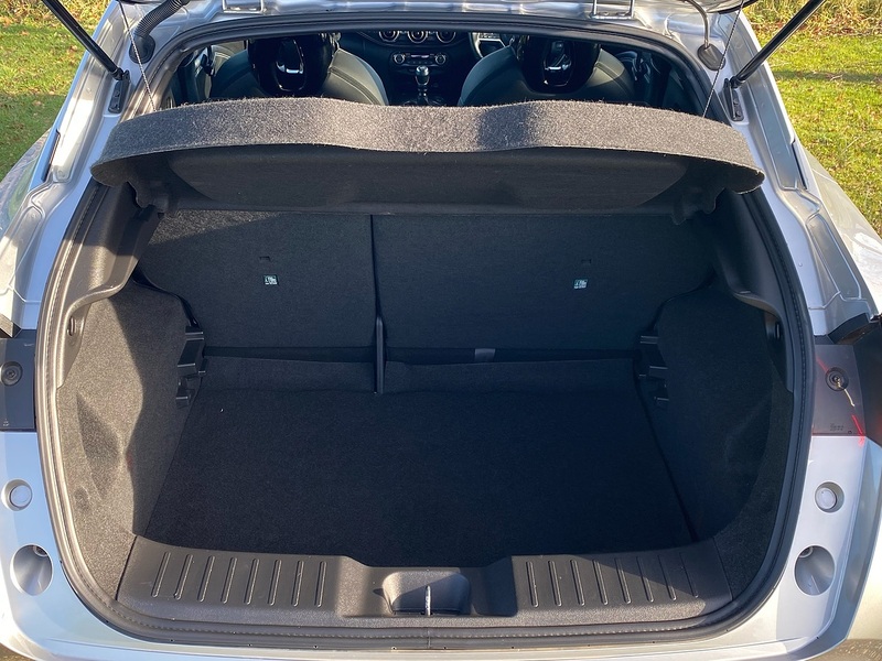 Nissan DIG-T Tekna SUV 1.0 Manual Petrol