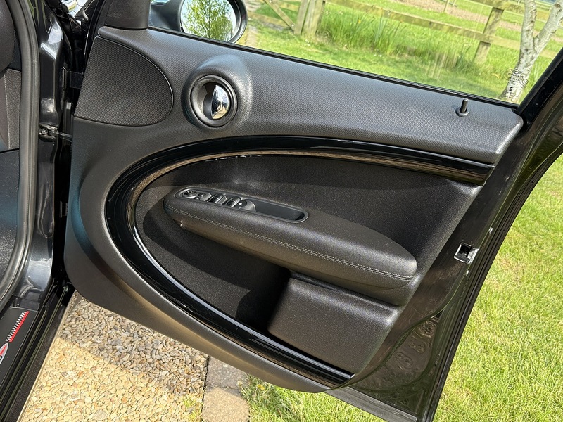 MINI 2.0 Cooper SD SUV 5dr Diesel Manual ALL4 Euro 5 (s/s) (143 ps)