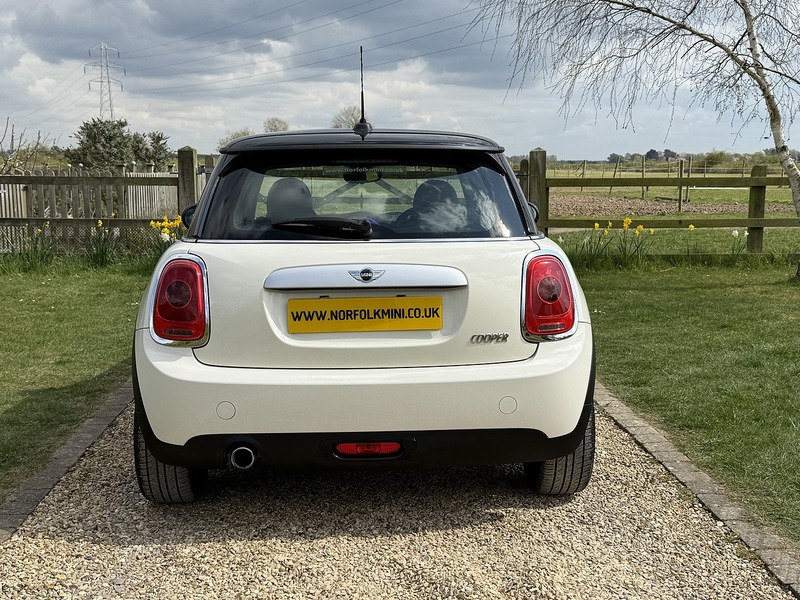 MINI 1.5 Cooper Hatchback 3dr Petrol Auto Euro 6 (s/s) (136 ps)