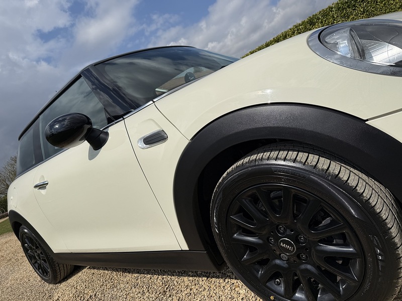 MINI 1.5 Cooper Hatchback 3dr Petrol Auto Euro 6 (s/s) (136 ps)