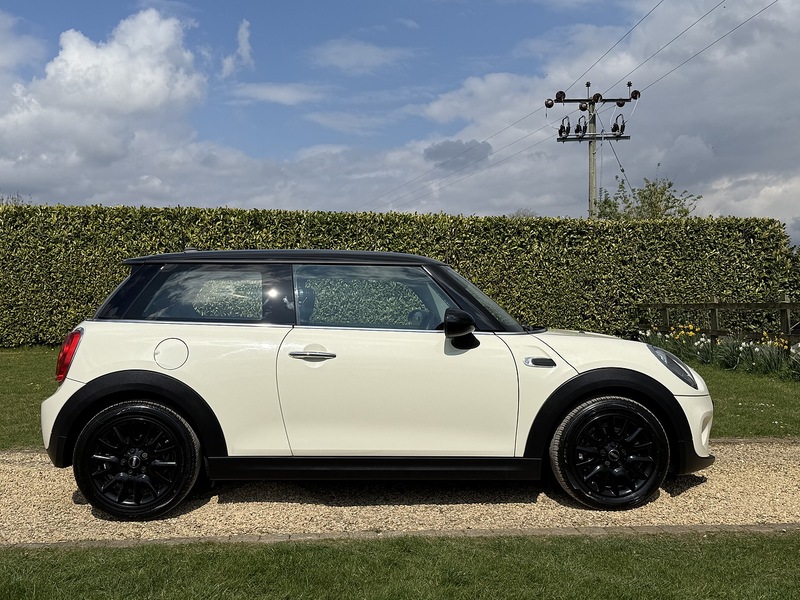 MINI 1.5 Cooper Hatchback 3dr Petrol Auto Euro 6 (s/s) (136 ps)