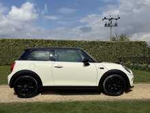 2015 (15) Mini Cooper 3 Door Auto